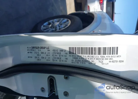 2014 Ram 2500 Laramie z USA, uszkodzony, nr VIN 3C6UR5KL3EG303215